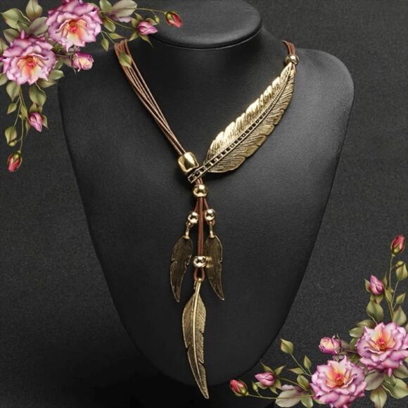 Feather Zinc Alloy Charm Necklace - Picture 2 of 12